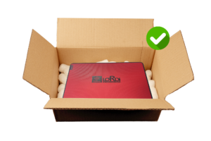 photo ordinateur transport emballage dans un carton